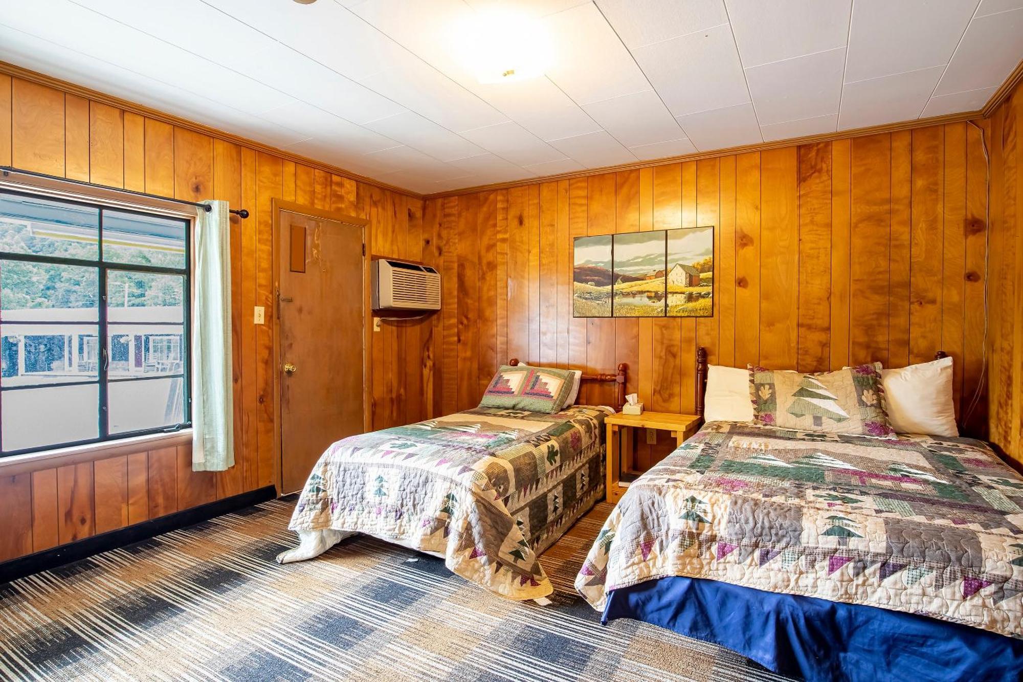 Lloyd'S On The River Country Inn By Oyo Bryson City Exterior foto