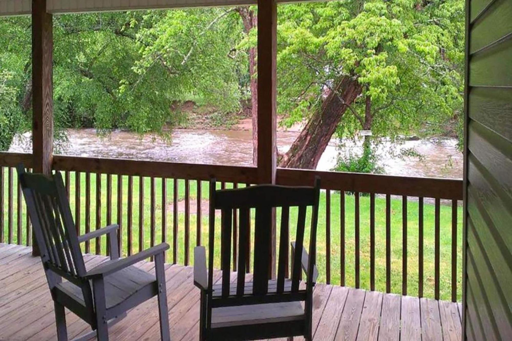 Lloyd'S On The River Country Inn By Oyo Bryson City Exterior foto